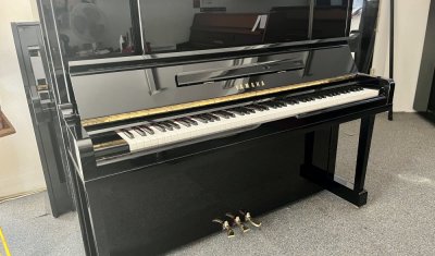 Yamaha UX 10 BL, avec barrage en croix.