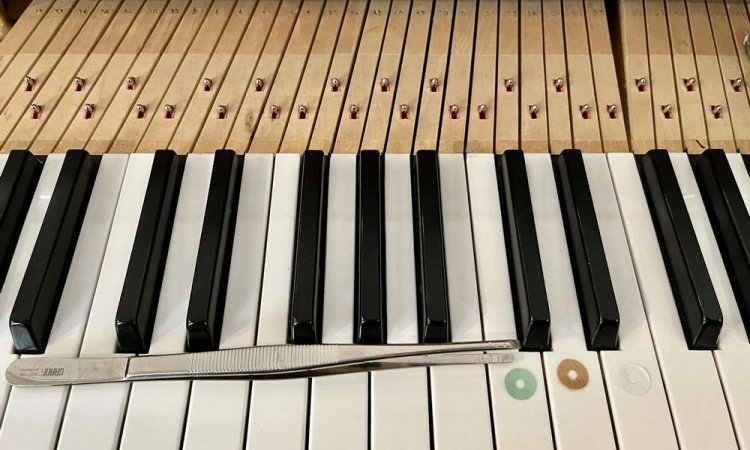 Réglage clavier sur piano droit- Saint-Amand-Montrond - La Bul'à Pianos