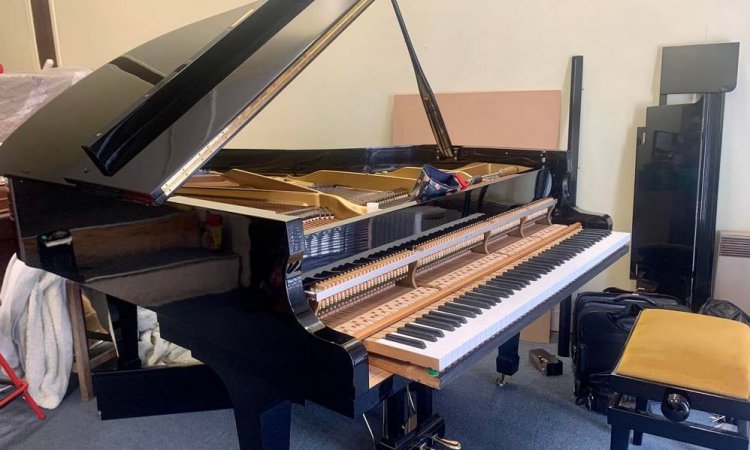 Réglage complet sur un queue Kawai - Saint-Amand-Montrond - La Bul'à Pianos